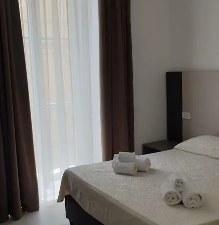 Maison D'art Bed & Breakfast *